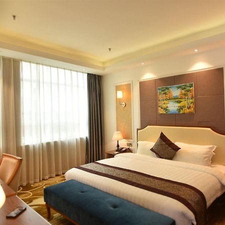 Hong Van Grand Hotel Mong Cai Buitenkant foto