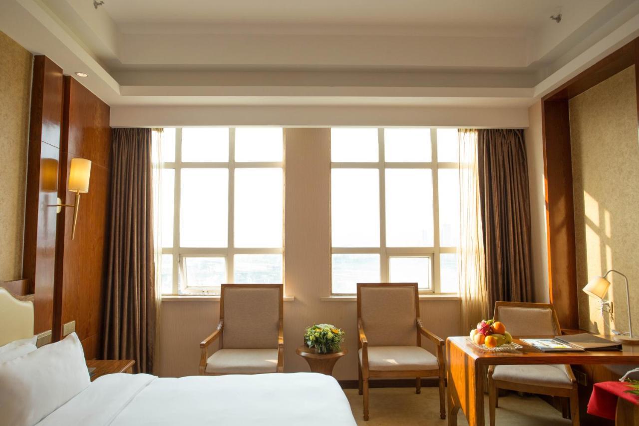 Hong Van Grand Hotel Mong Cai Buitenkant foto