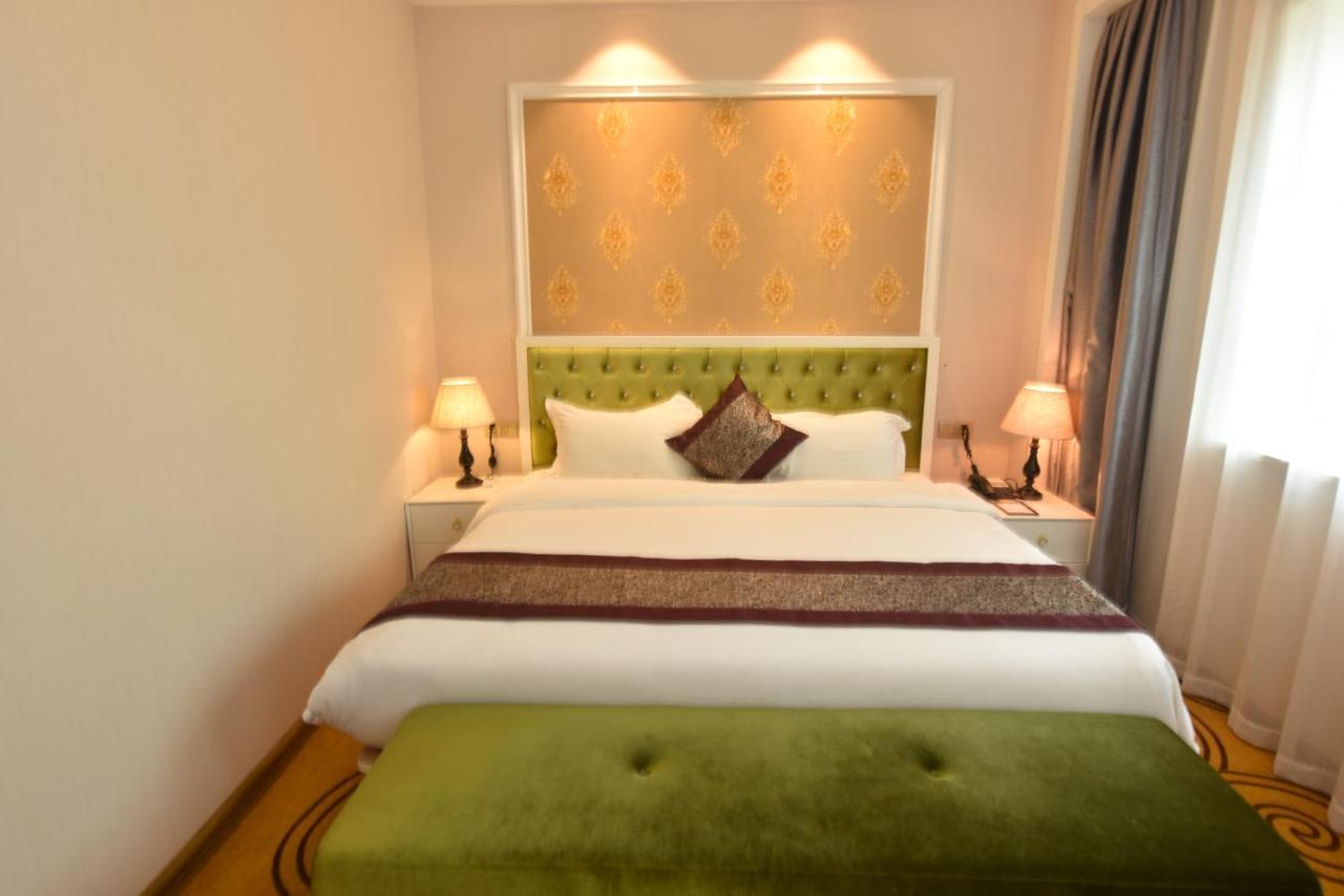 Hong Van Grand Hotel Mong Cai Buitenkant foto
