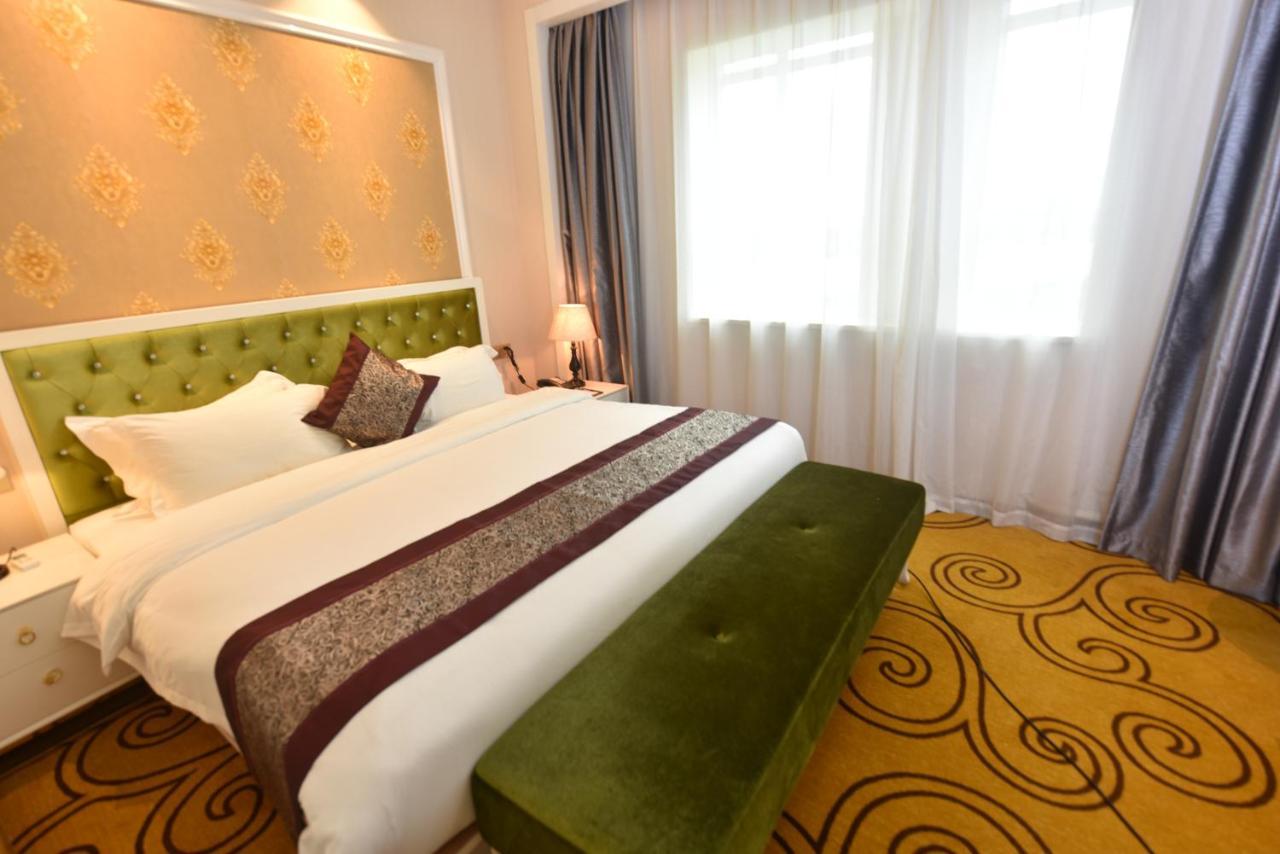 Hong Van Grand Hotel Mong Cai Buitenkant foto
