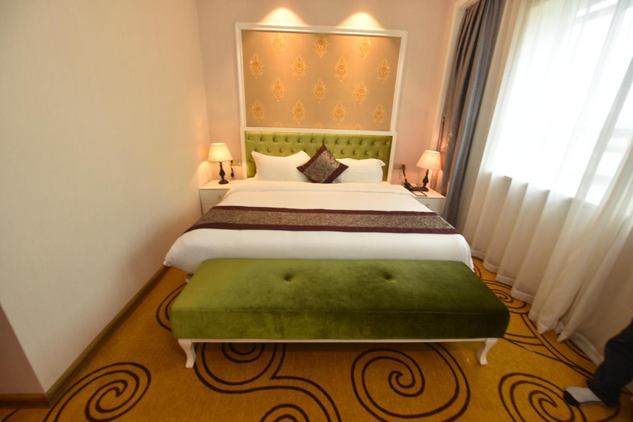 Hong Van Grand Hotel Mong Cai Buitenkant foto