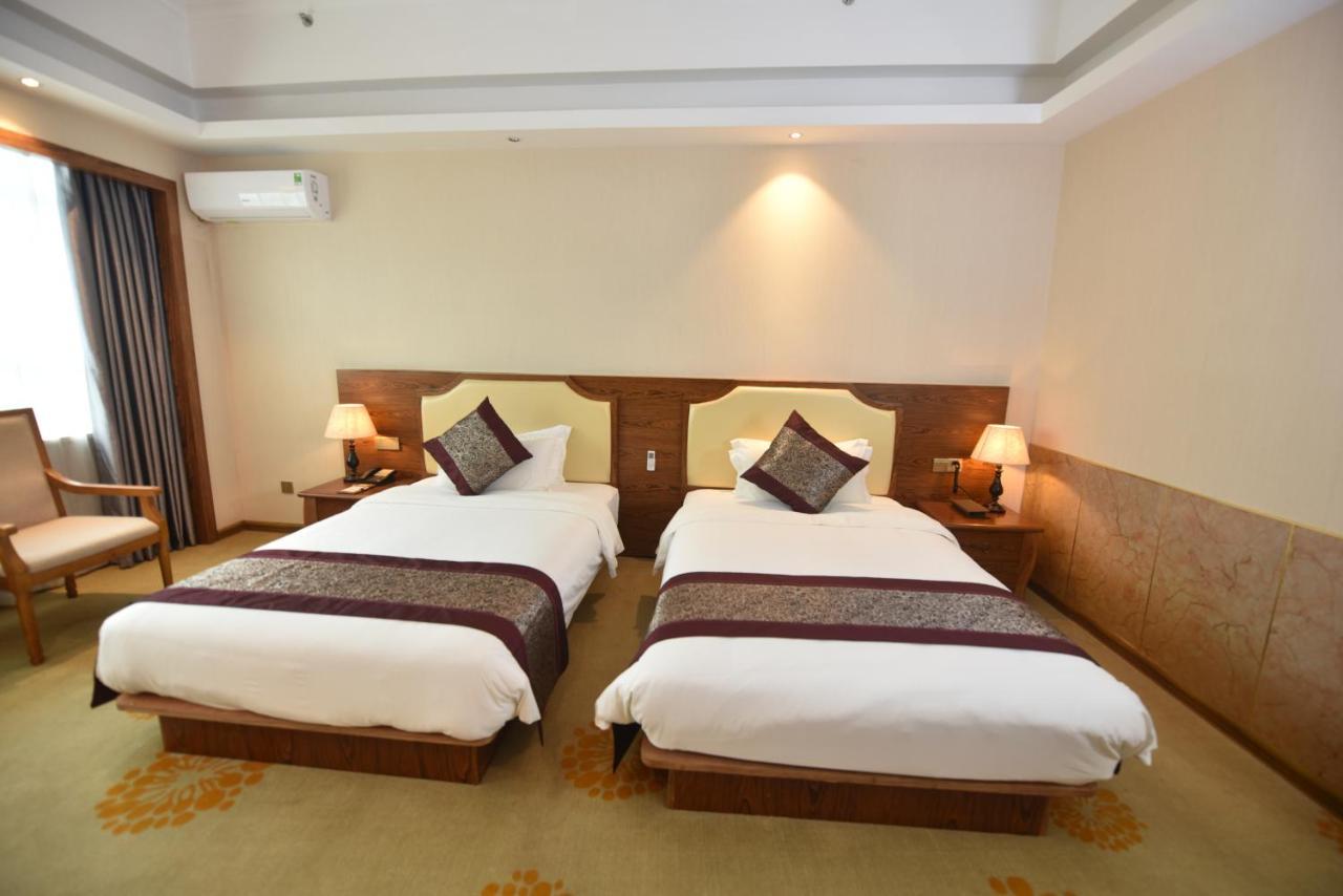Hong Van Grand Hotel Mong Cai Buitenkant foto