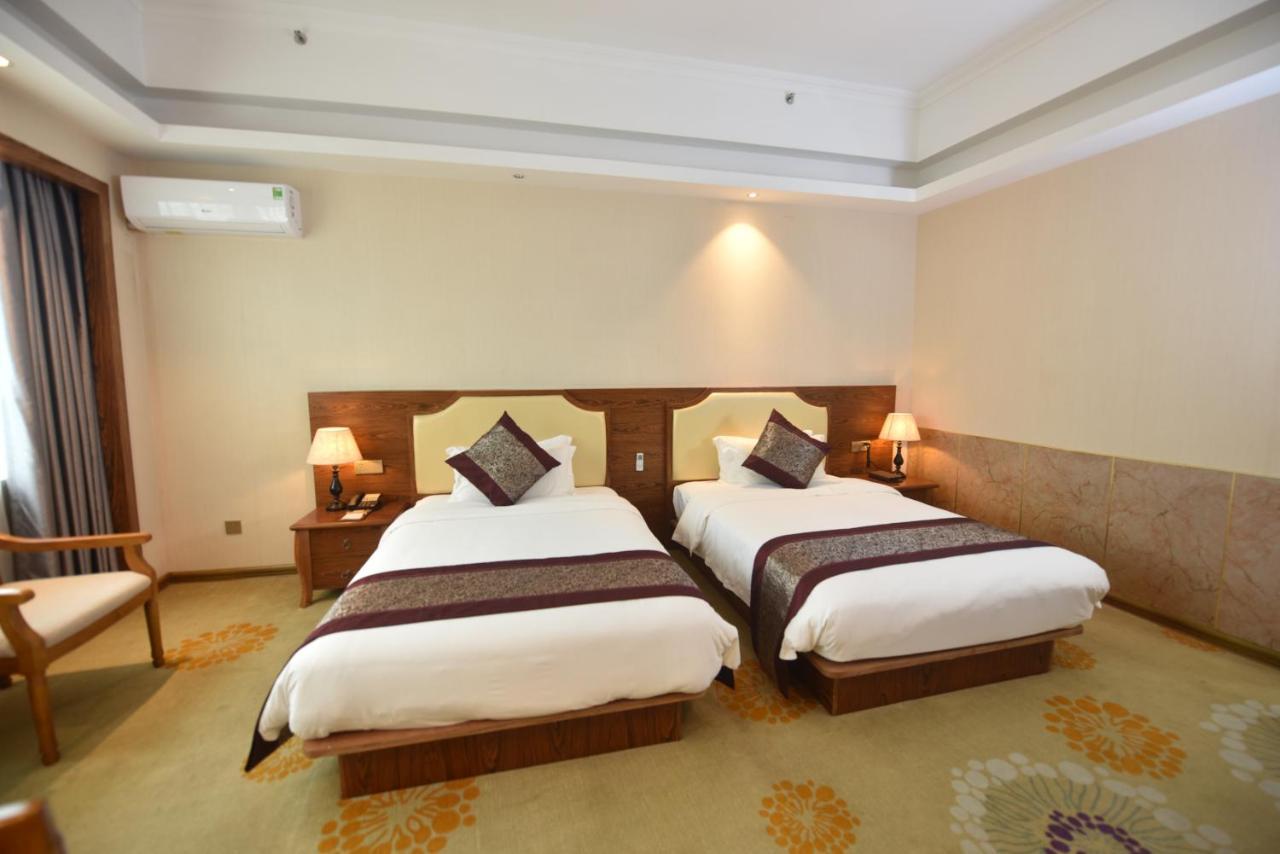 Hong Van Grand Hotel Mong Cai Buitenkant foto