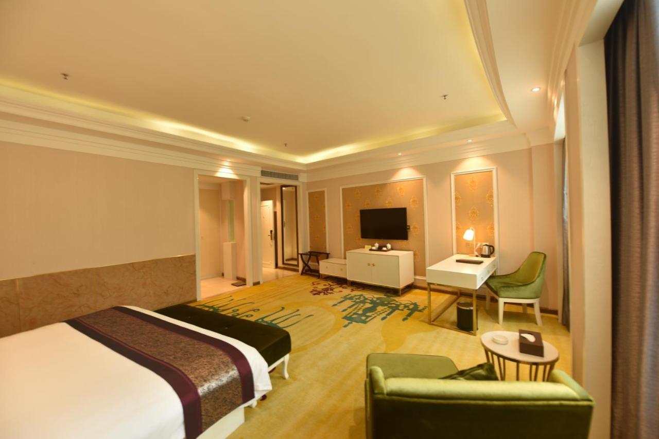 Hong Van Grand Hotel Mong Cai Buitenkant foto